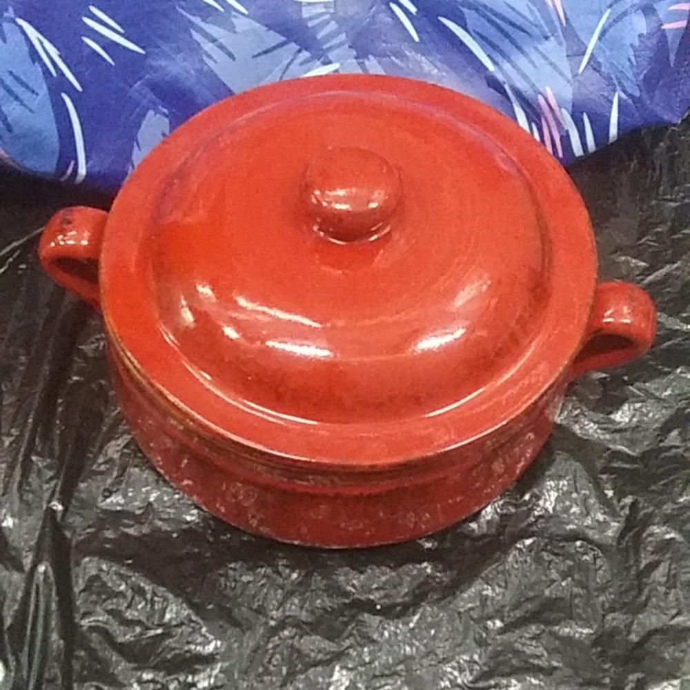 De Silva Two Handled Red Covered Terracotta Pottery Bowl